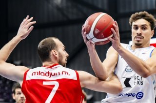 Natan Jurkovitz (à droite) et Olympic visent un 7e titre national consécutif KEYSTONE/JEAN-CHRISTOPHE BOTT